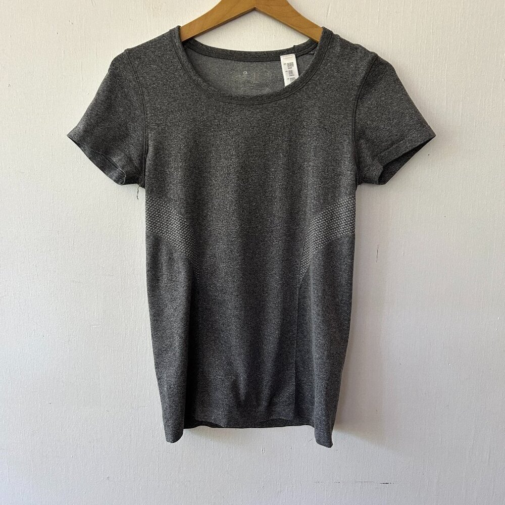 Gap Fit T-shirt Womens Small Gray Short Sleeve Top Athletic Tee Activewear